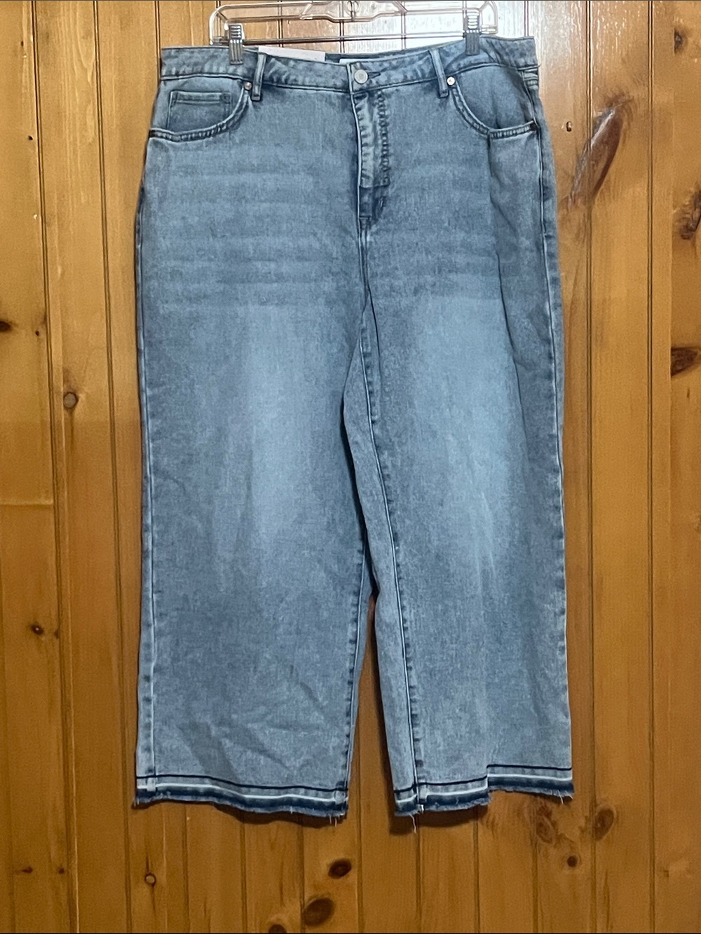 Edited X Hunter McGrady Wide Leg Crop Jeans - Picture 4 of 11